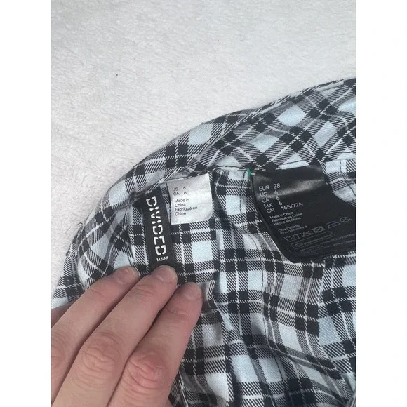 H&M Skirt Womens 6 Blue Plaid Pleated Mini Snap Waist Preppy Schoolgirl Casual - Picture 2 of 6